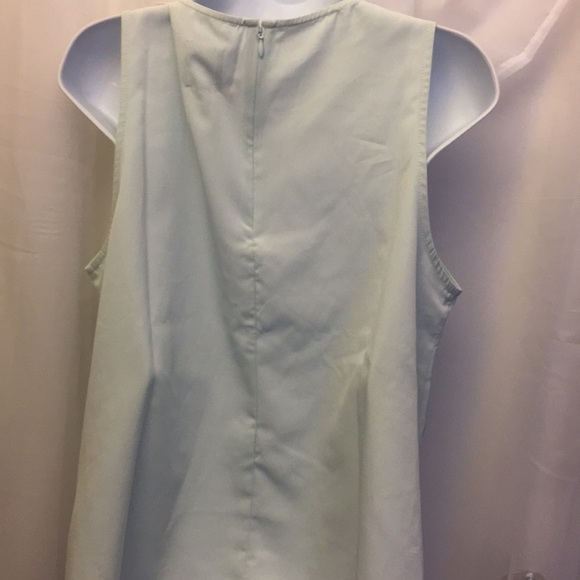 LC Light Blue‎ Sleeveless Blouse - Picture 4 of 6